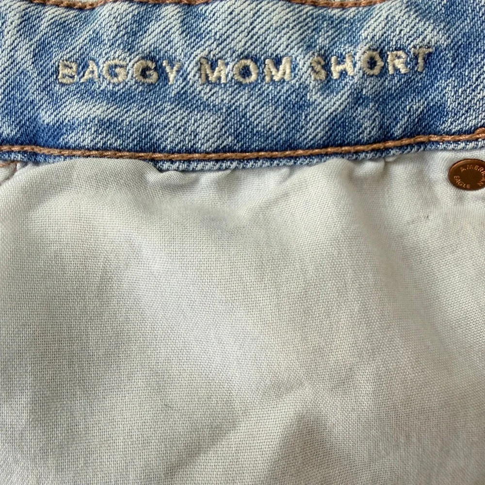 American Eagle Mom Shorts Women's 10 High Rise Baggy Festival Distressed Denim